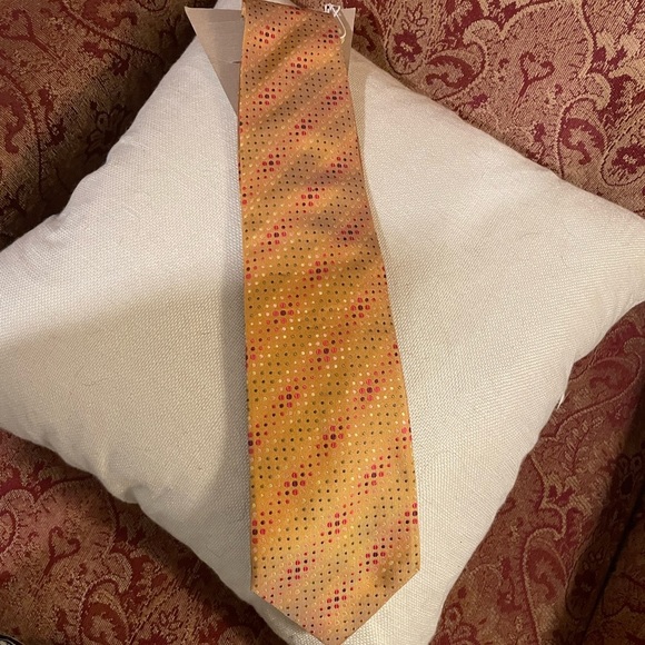 Burberry tie - Picture 2 of 5